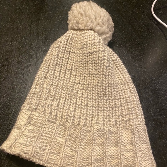Merino Wool Winter Hat - Picture 3 of 4